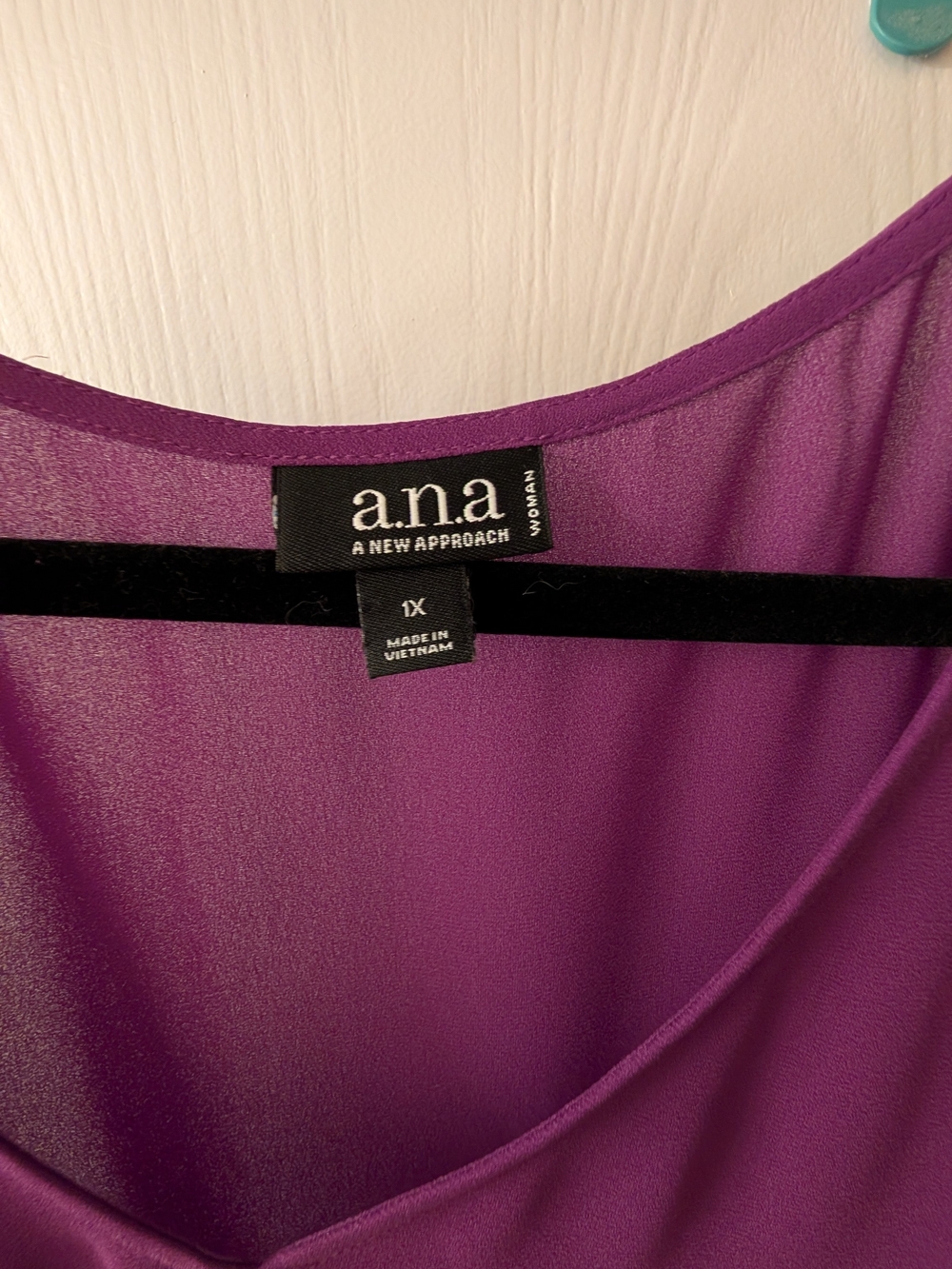 a.n.a Purple Cold Shoulder Women's Top - Picture 2 of 3